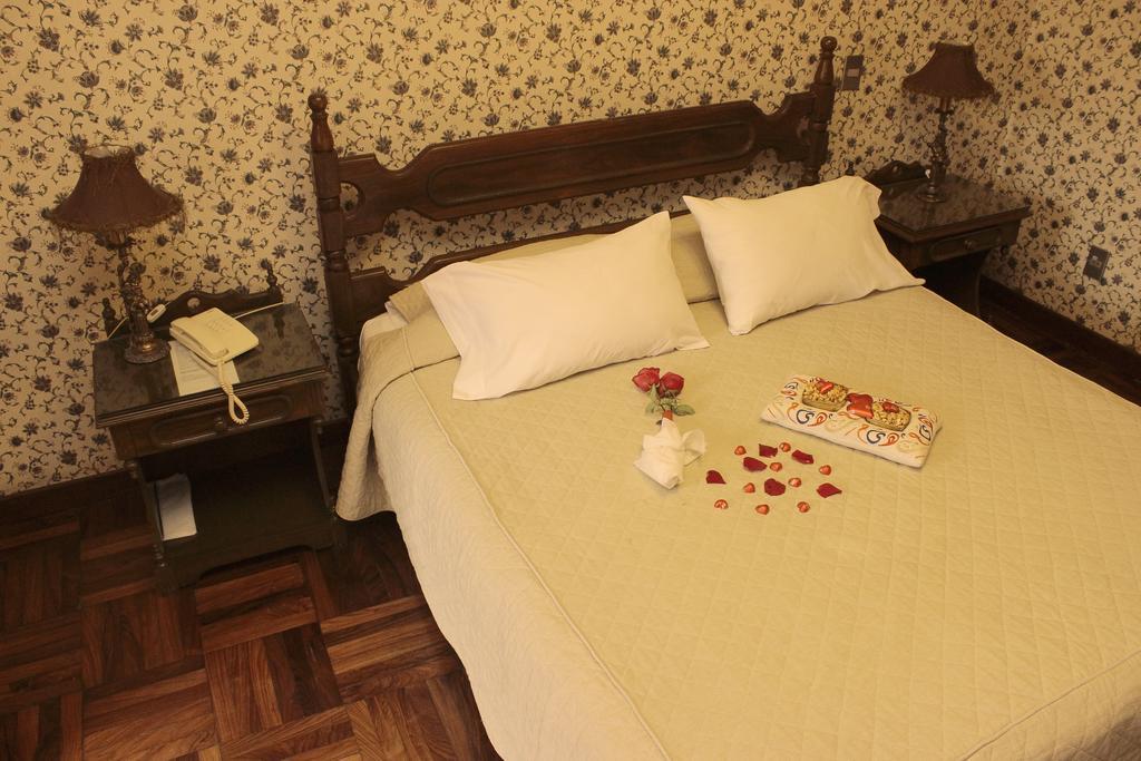 Capital Plaza Hotel Sucre Buitenkant foto