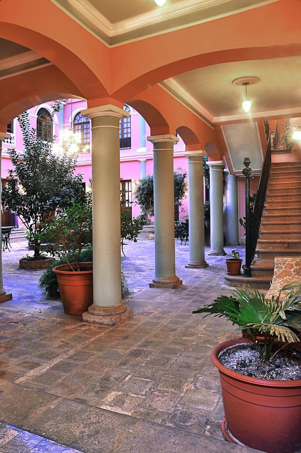 Capital Plaza Hotel Sucre Buitenkant foto