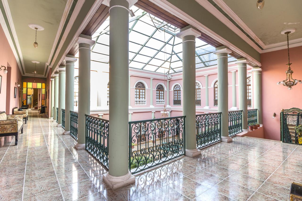 Capital Plaza Hotel Sucre Buitenkant foto